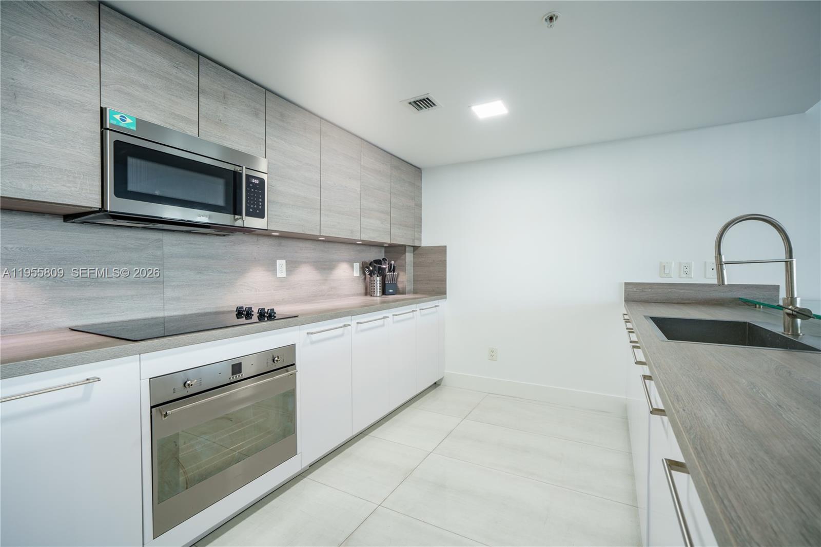 400 Sunny Isles Blvd #1704, Sunny Isles Beach FL 33160