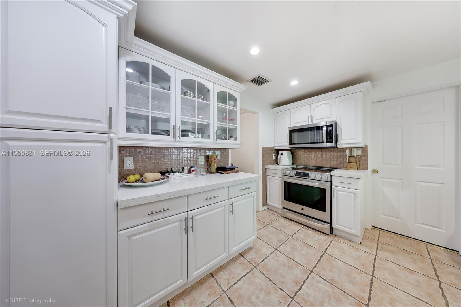 717 NE 73rd St, Miami FL 33138
