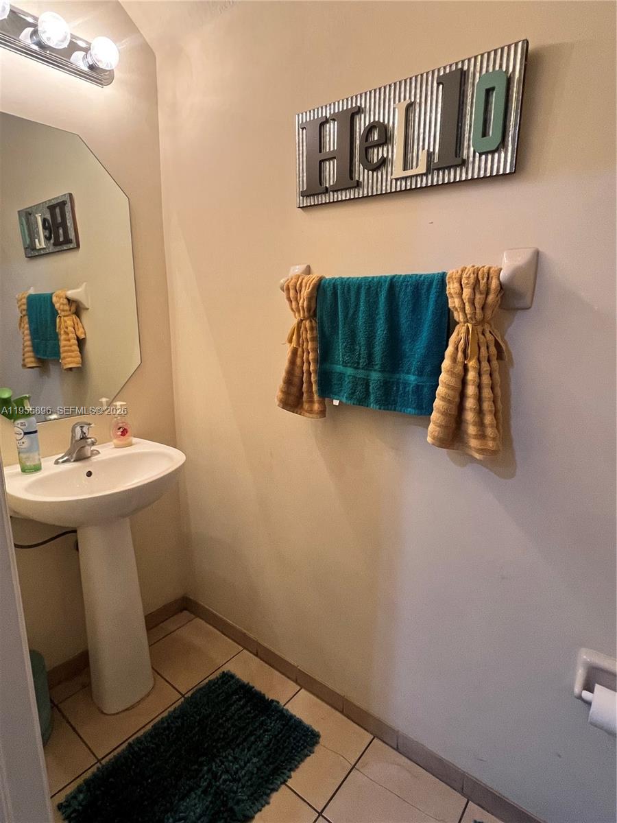 3195 NW 31st Ter, Oakland Park FL 33309