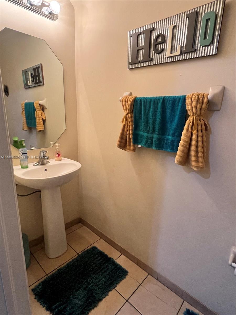 3195 NW 31st Ter, Oakland Park FL 33309