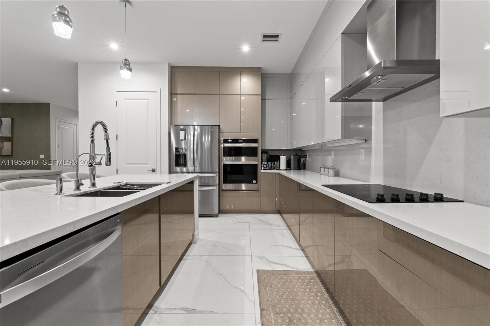 8086 NW 47th Ter, Doral FL 33166