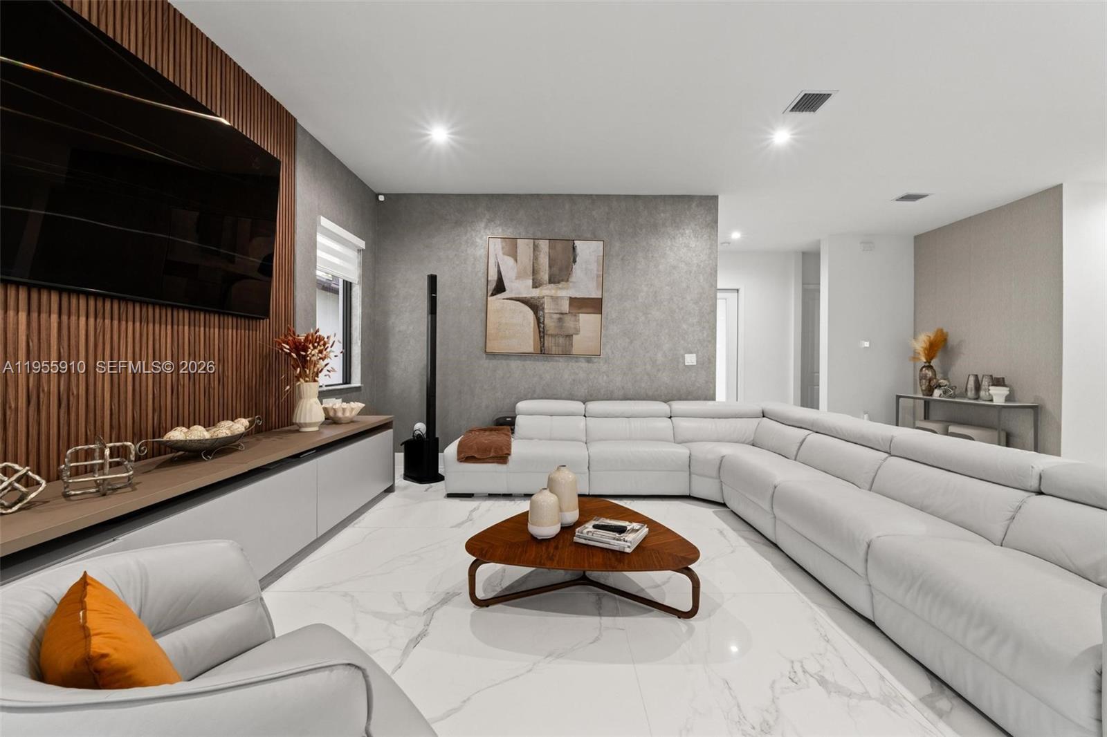 8086 NW 47th Ter, Doral FL 33166
