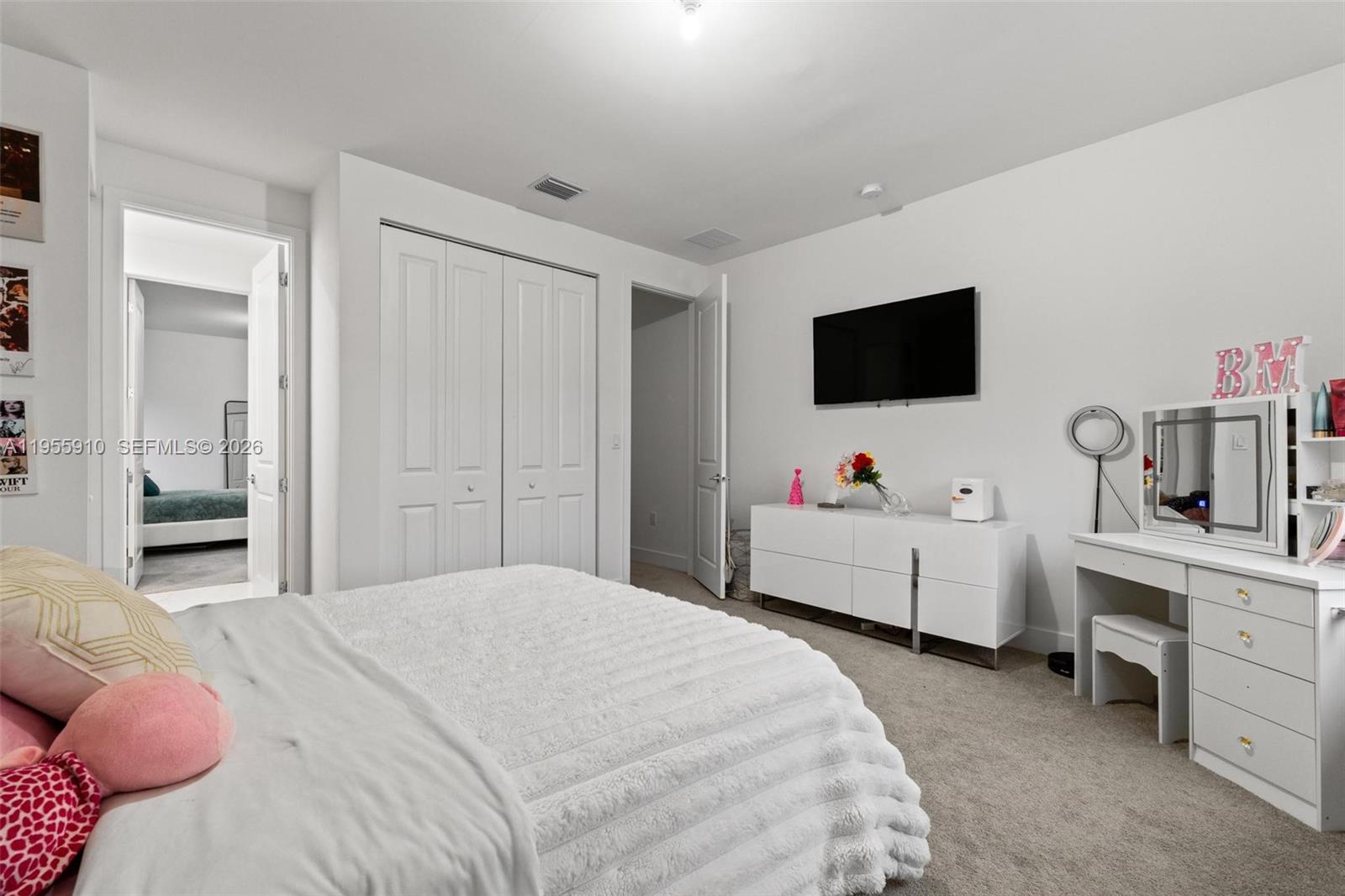 8086 NW 47th Ter, Doral FL 33166