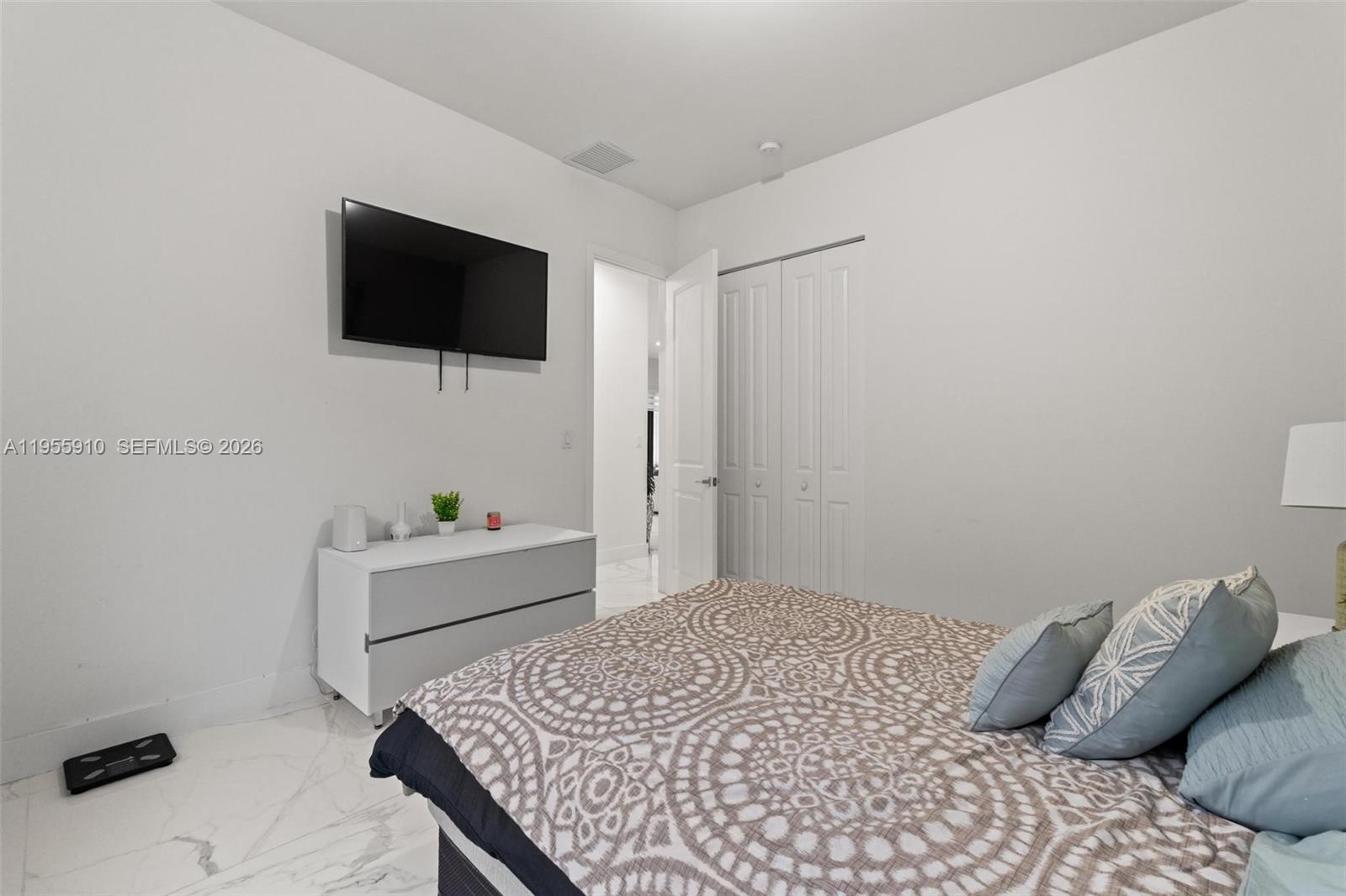 8086 NW 47th Ter, Doral FL 33166