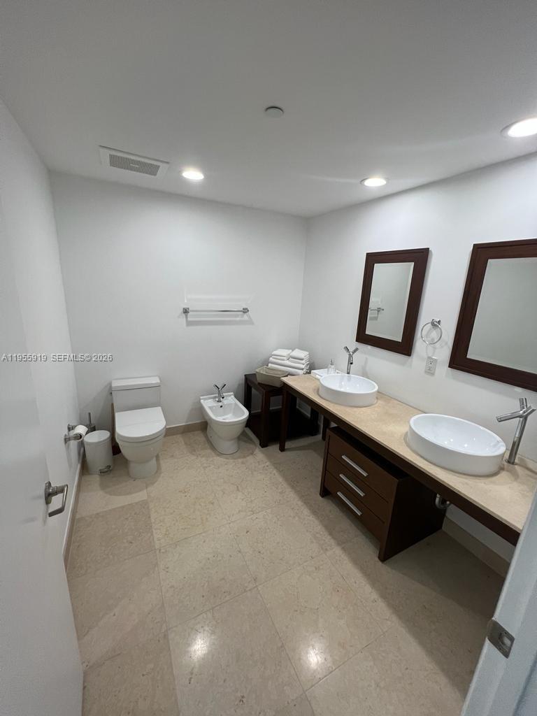 495 Brickell Ave #3208, Miami FL 33131