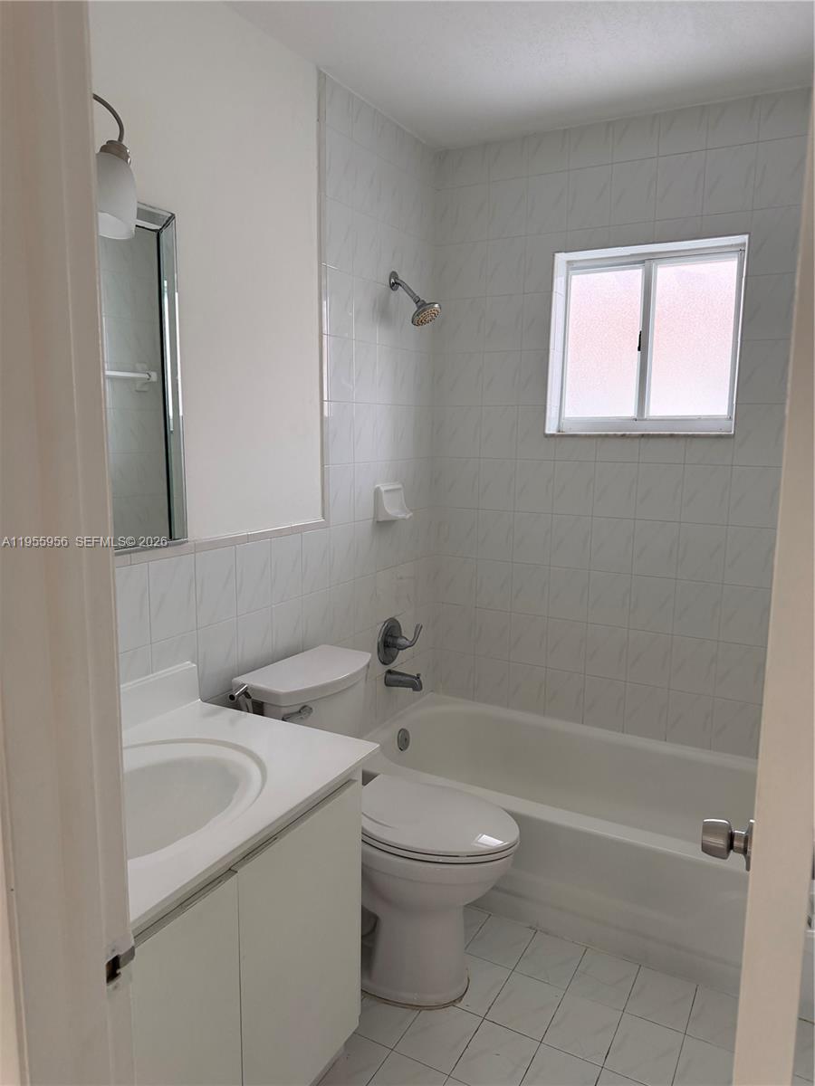 10101 W Okeechobee Rd #17202, Hialeah Gardens FL 33016