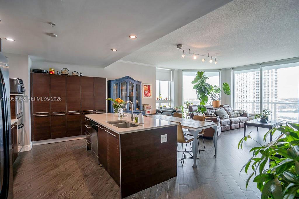 1900 N Bayshore Dr #2018, Miami FL 33132