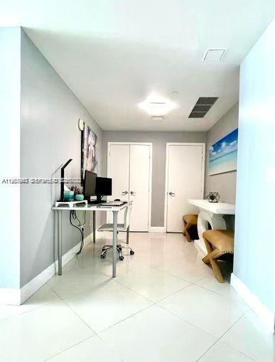 888 Biscayne Blvd #2006, Miami FL 33132