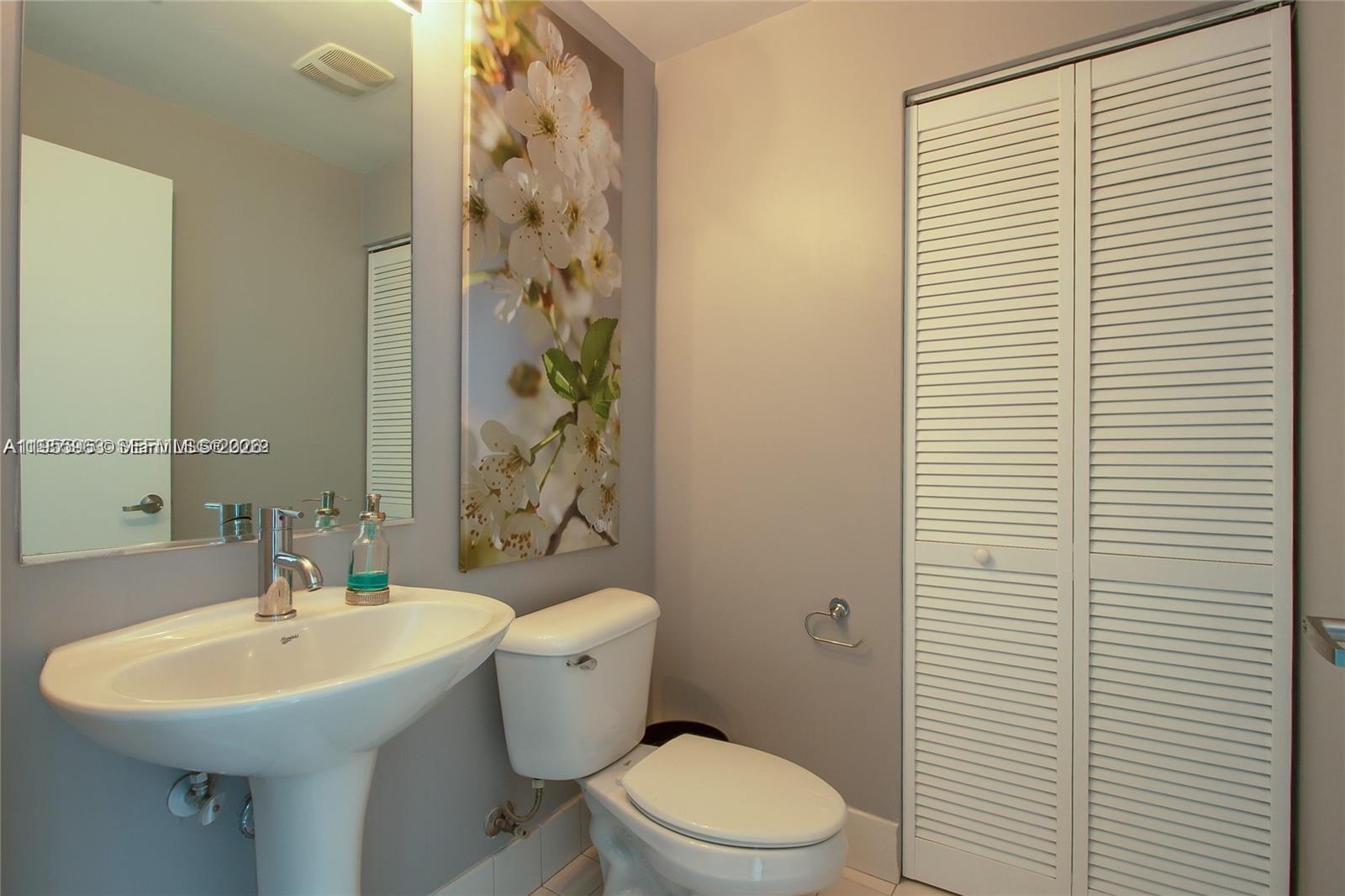 888 Biscayne Blvd #2006, Miami FL 33132