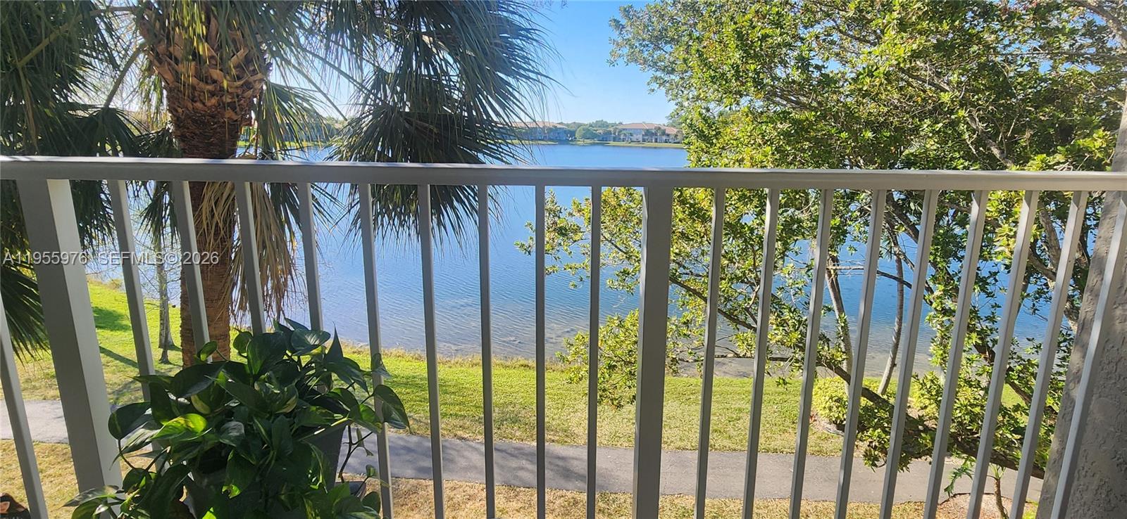 5011 Wiles Rd #306, Coconut Creek FL 33073