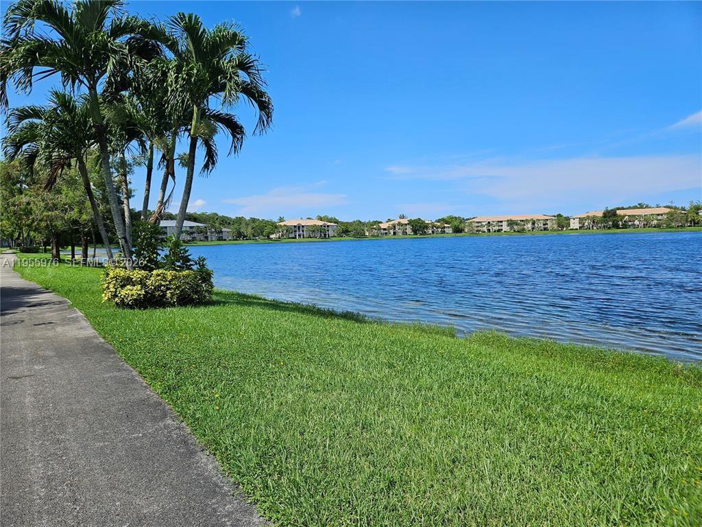 5011 Wiles Rd #306, Coconut Creek FL 33073