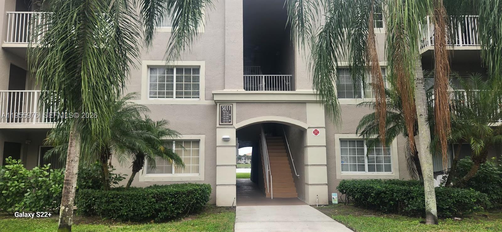 5011 Wiles Rd #306, Coconut Creek FL 33073