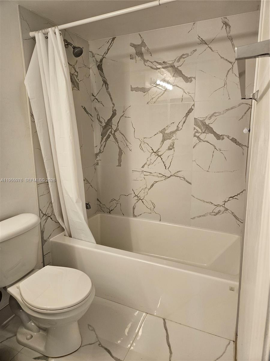 5011 Wiles Rd #306, Coconut Creek FL 33073
