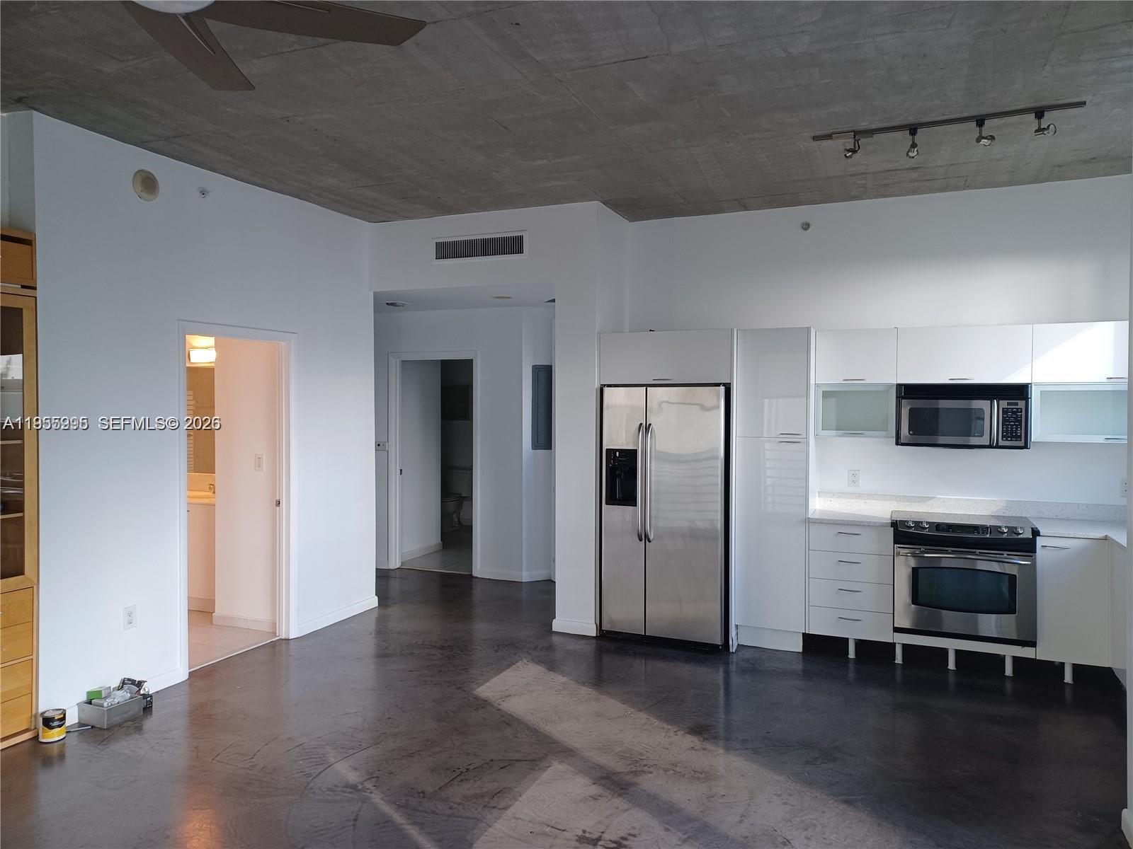 133 NE 2nd Ave #412, Miami FL 33132