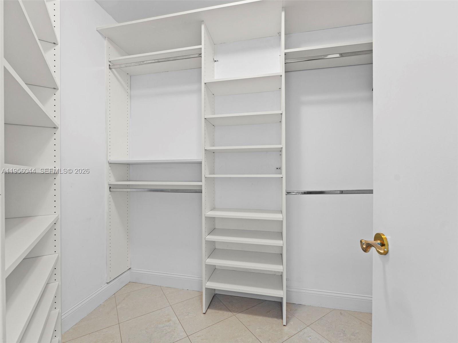 Miami Beach FL 33140 - A11956044
