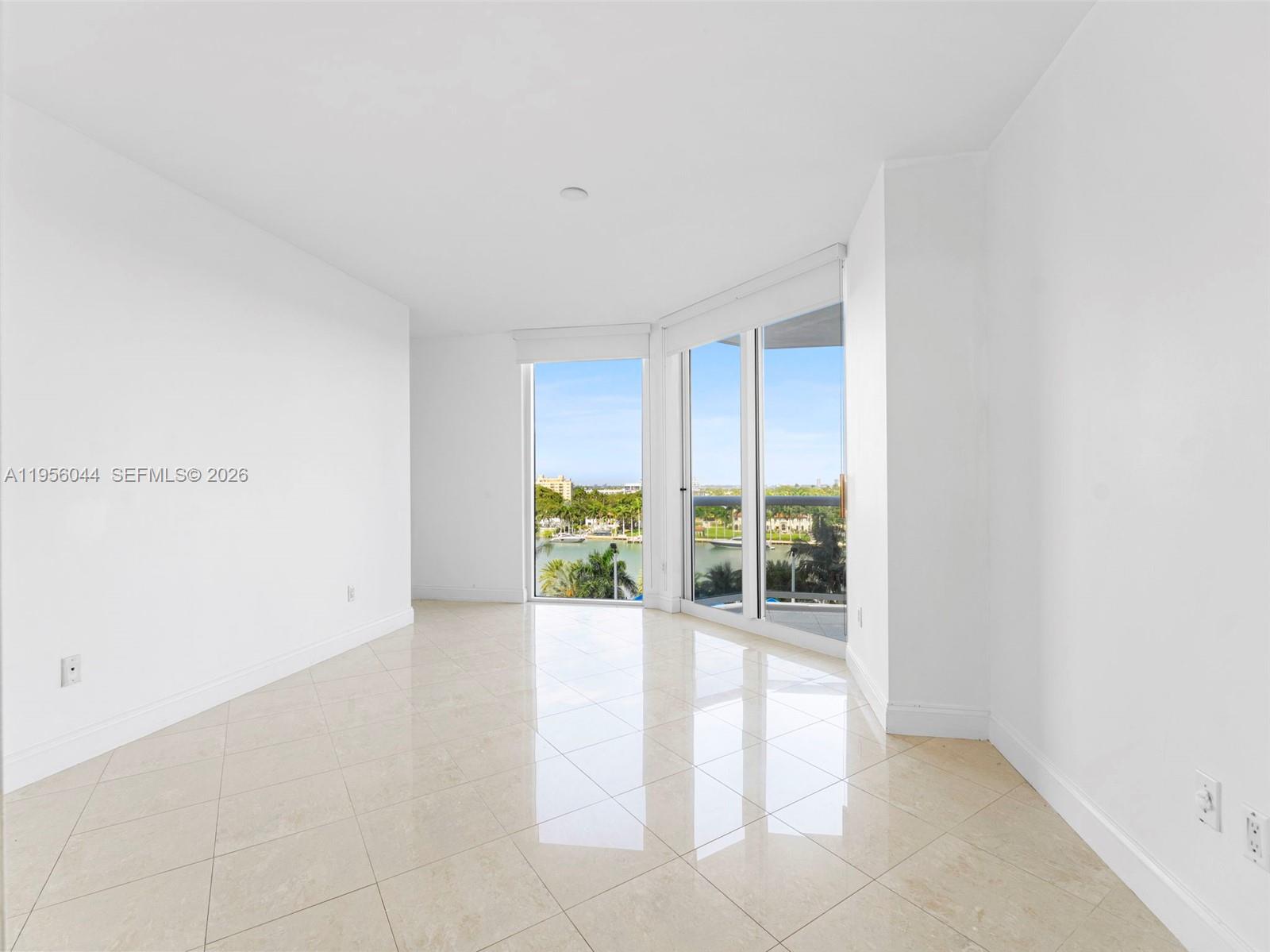 Miami Beach FL 33140 - A11956044