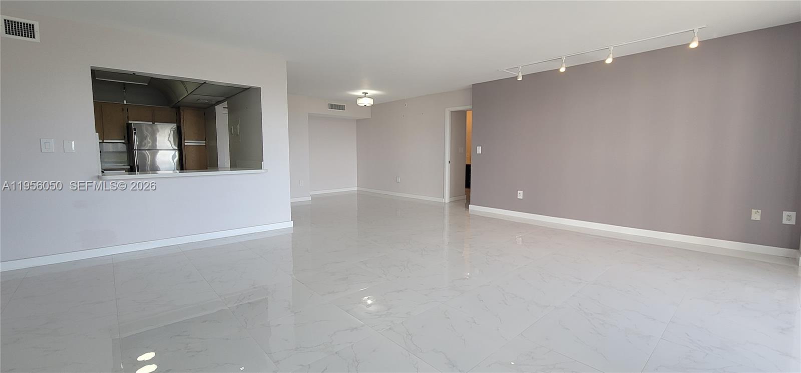 3701 N Country Club Dr #807, Aventura FL 33180
