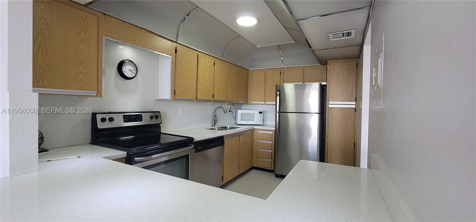 3701 N Country Club Dr #807, Aventura FL 33180