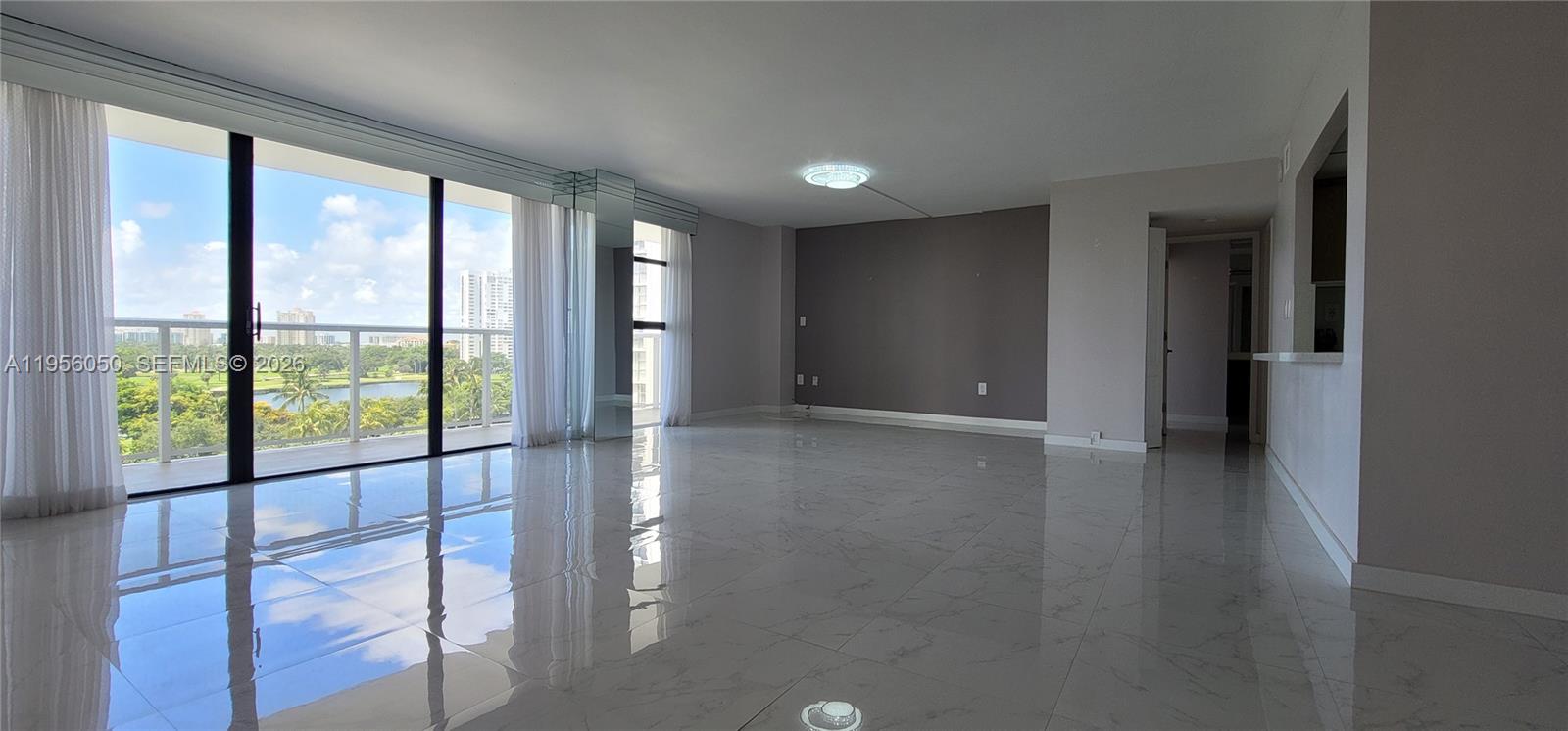 3701 N Country Club Dr #807, Aventura FL 33180