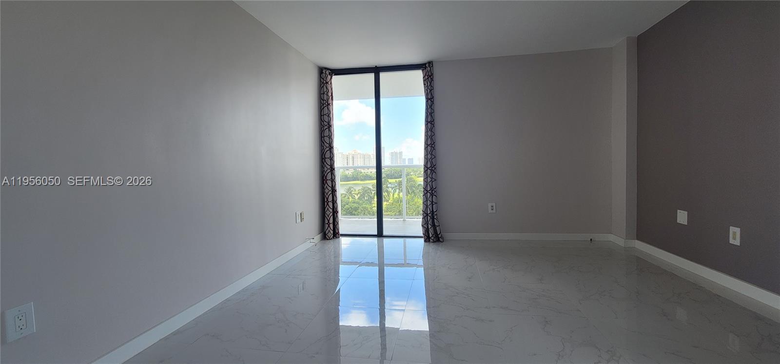 3701 N Country Club Dr #807, Aventura FL 33180