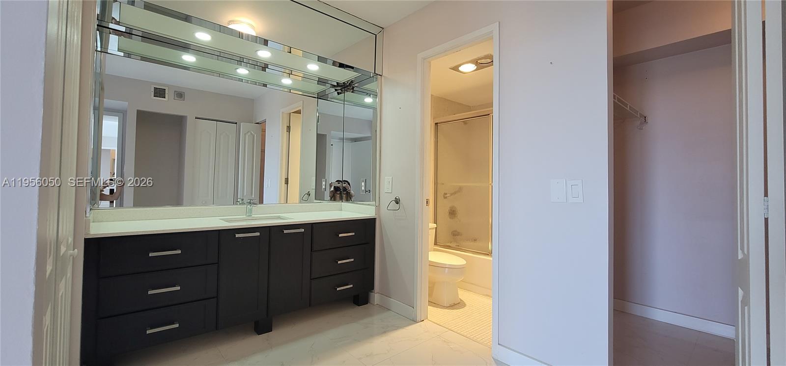 3701 N Country Club Dr #807, Aventura FL 33180