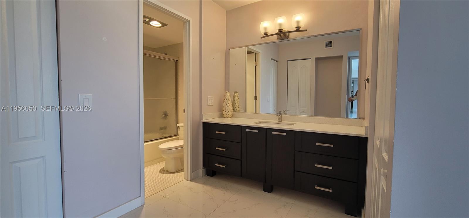 3701 N Country Club Dr #807, Aventura FL 33180