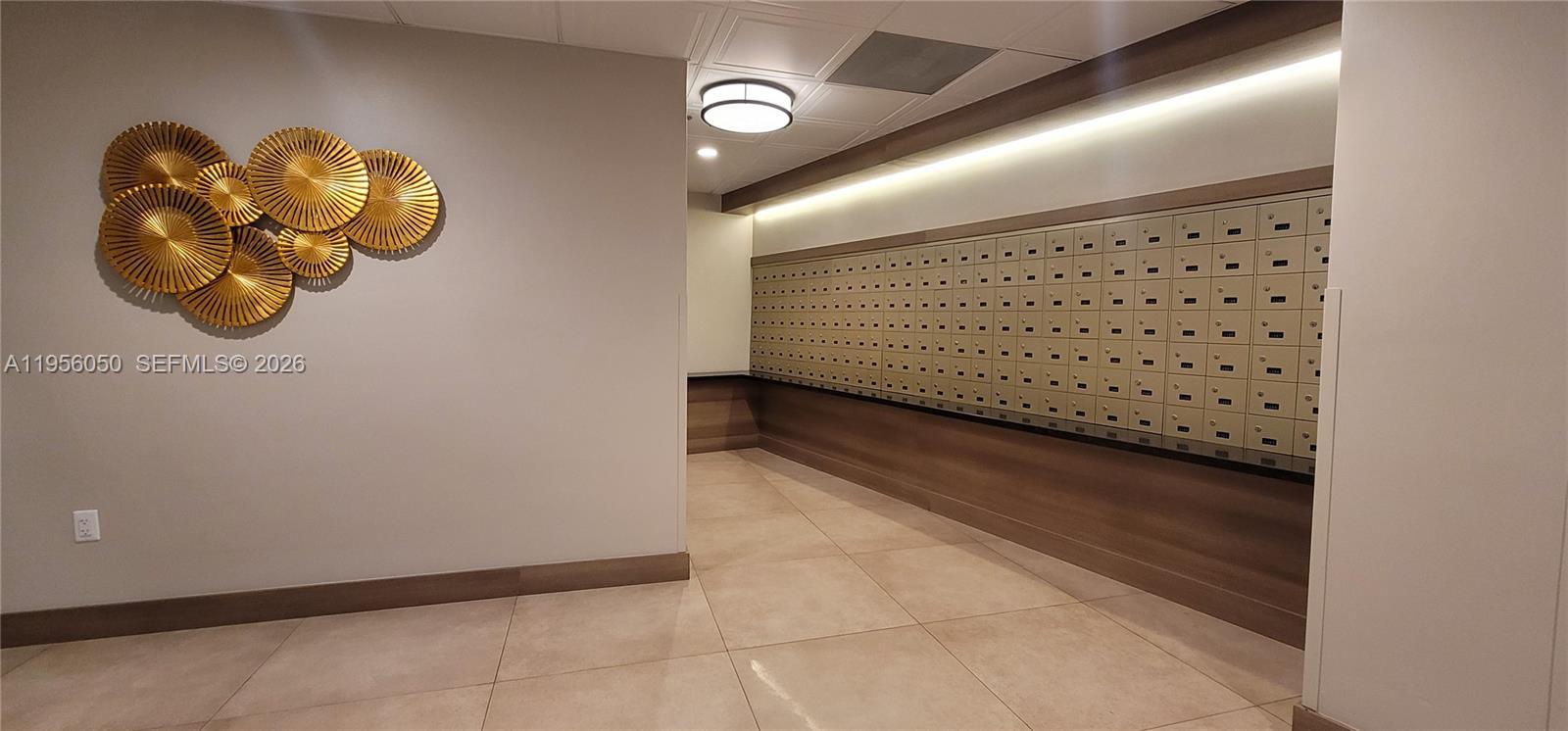3701 N Country Club Dr #807, Aventura FL 33180