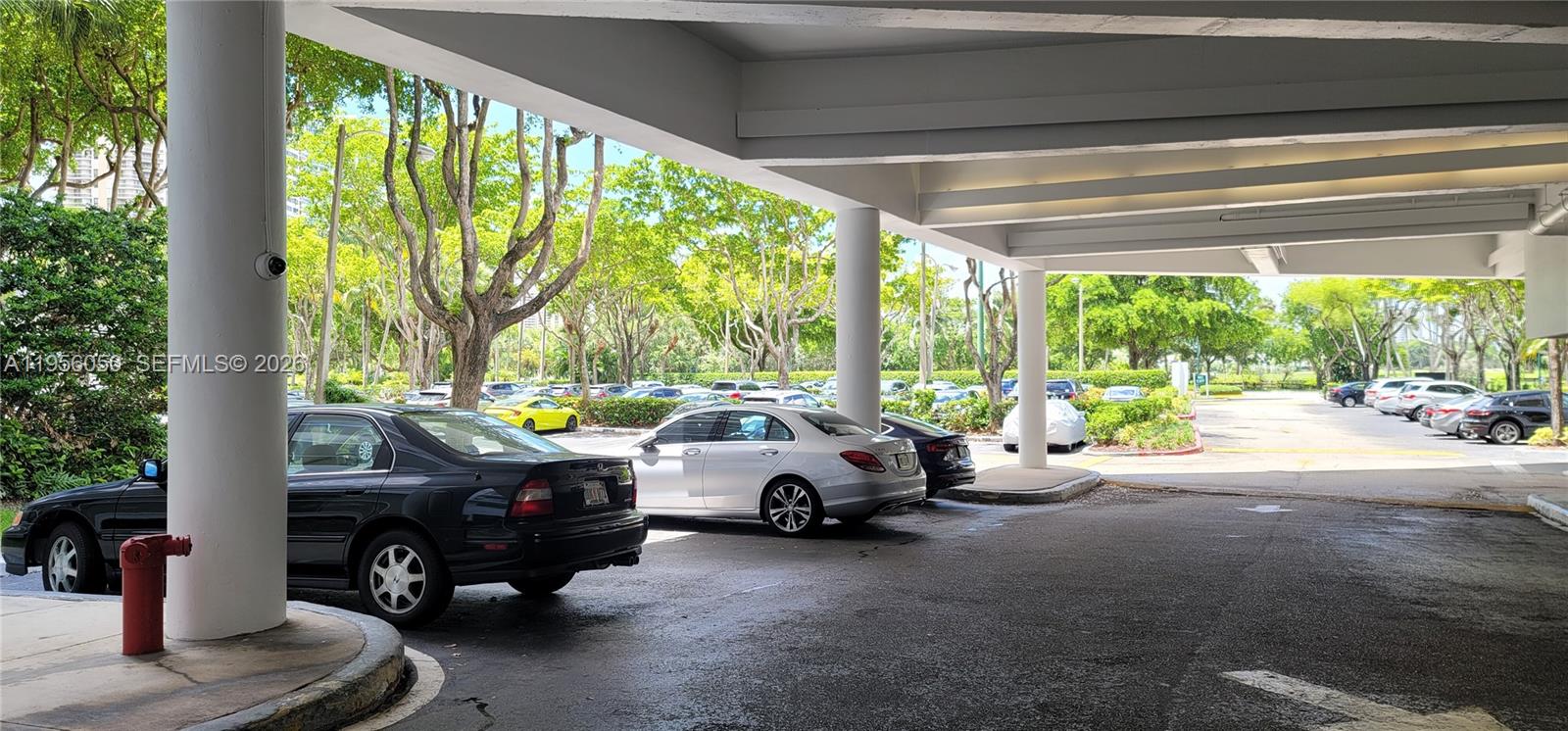 3701 N Country Club Dr #807, Aventura FL 33180