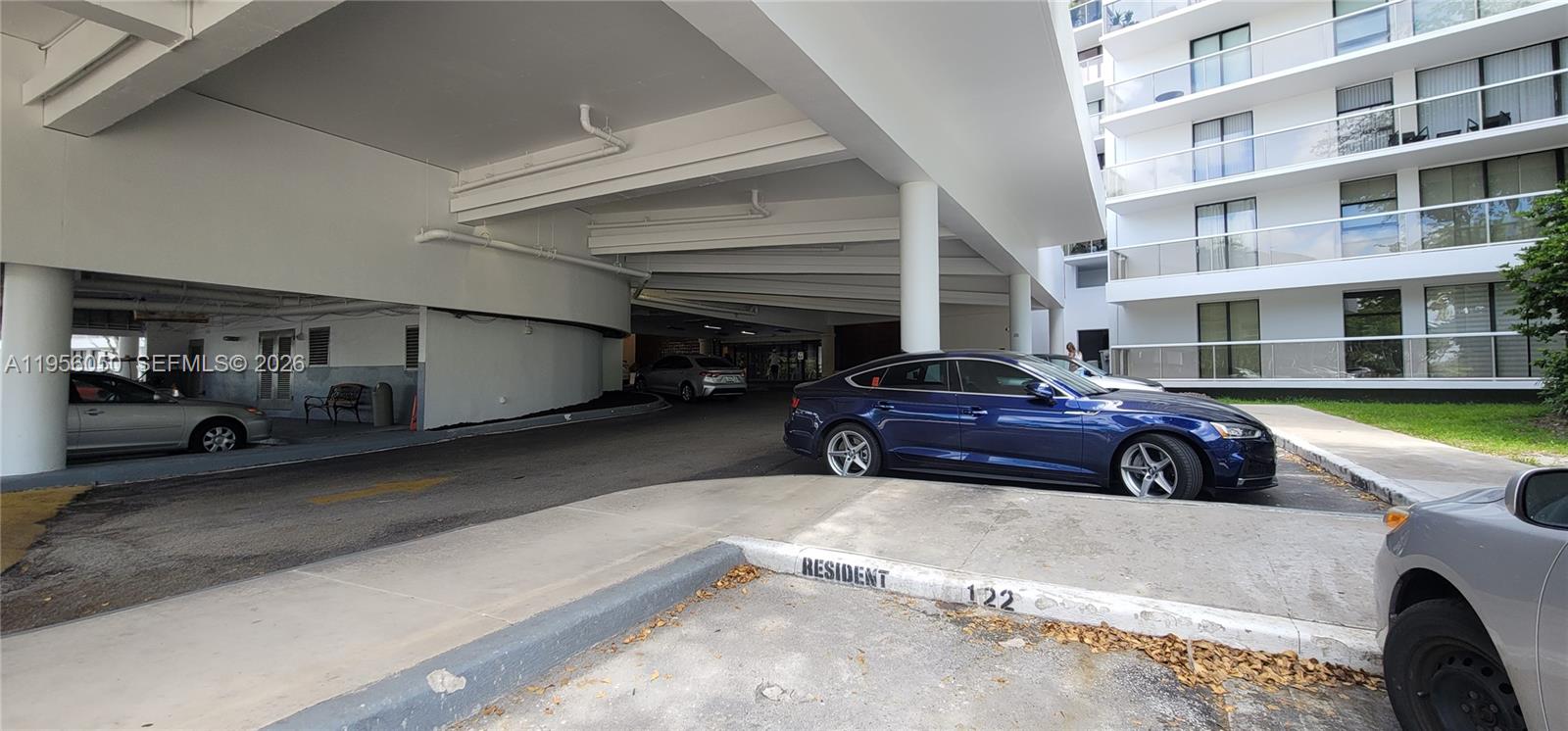 3701 N Country Club Dr #807, Aventura FL 33180