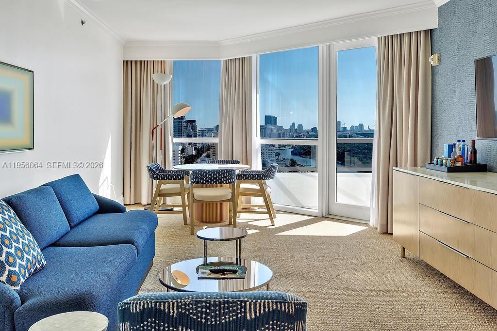 4401 Collins Ave #1712, Miami Beach FL 33140
