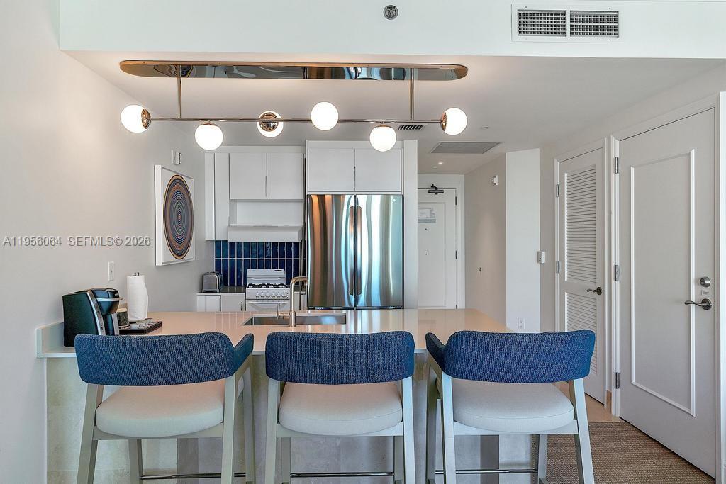 4401 Collins Ave #1712, Miami Beach FL 33140