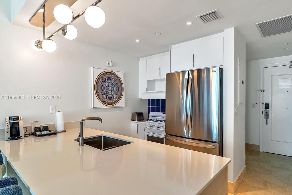 4401 Collins Ave #1712, Miami Beach FL 33140