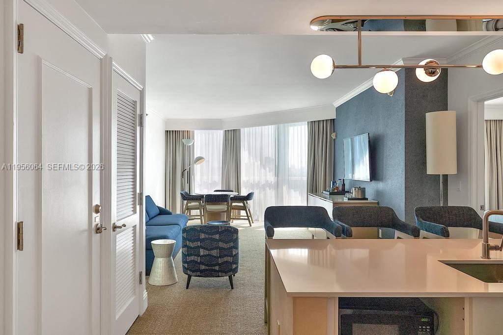 4401 Collins Ave #1712, Miami Beach FL 33140
