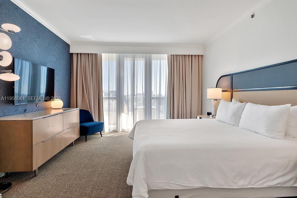 4401 Collins Ave #1712, Miami Beach FL 33140