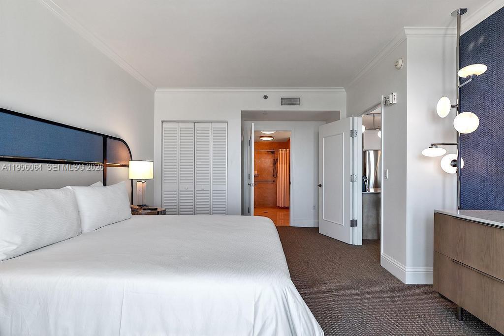 4401 Collins Ave #1712, Miami Beach FL 33140