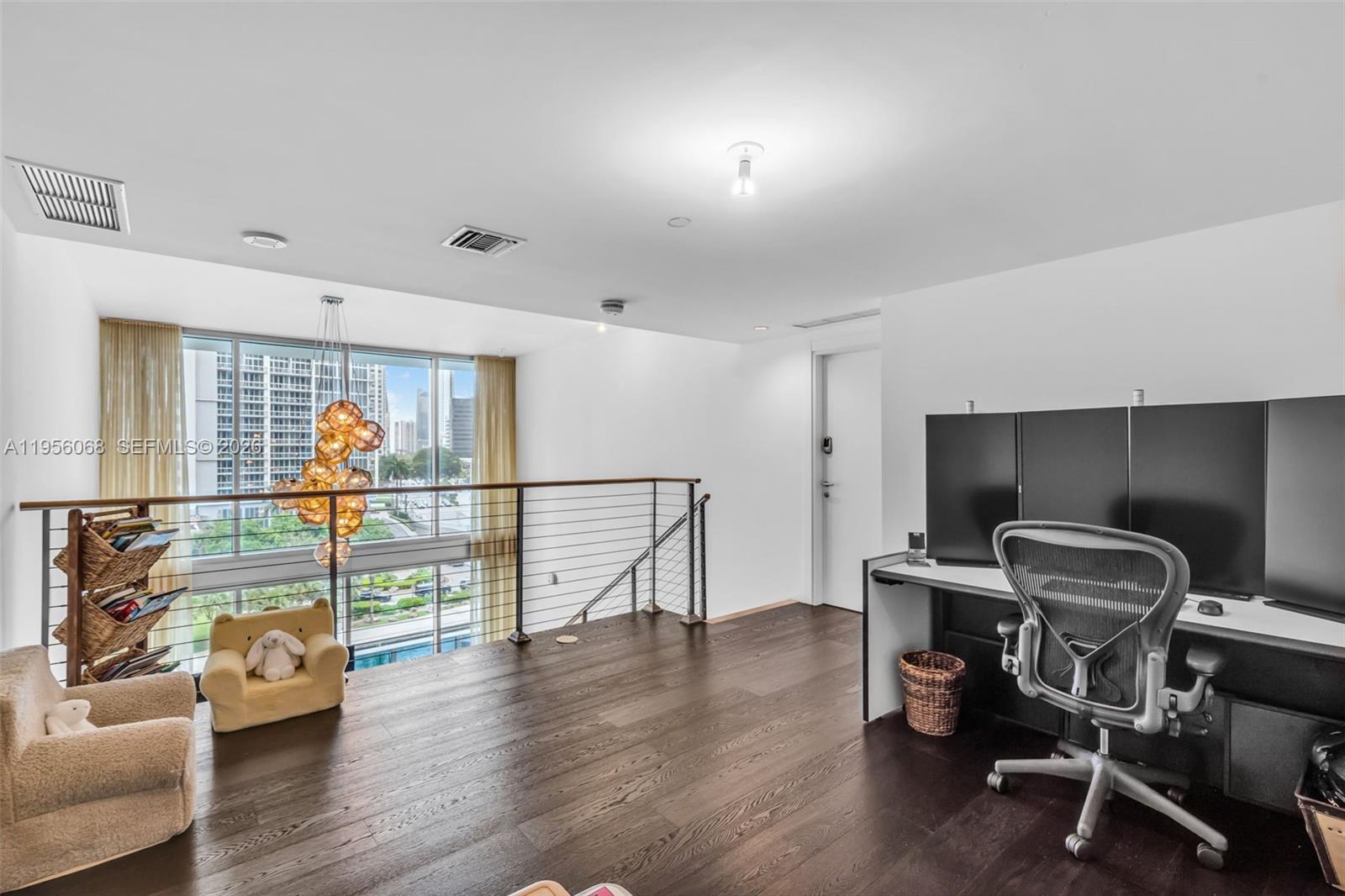 200 Biscayne Boulevard Way #506, Miami FL 33131