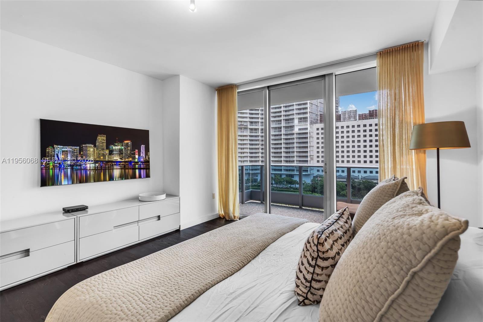 200 Biscayne Boulevard Way #506, Miami FL 33131
