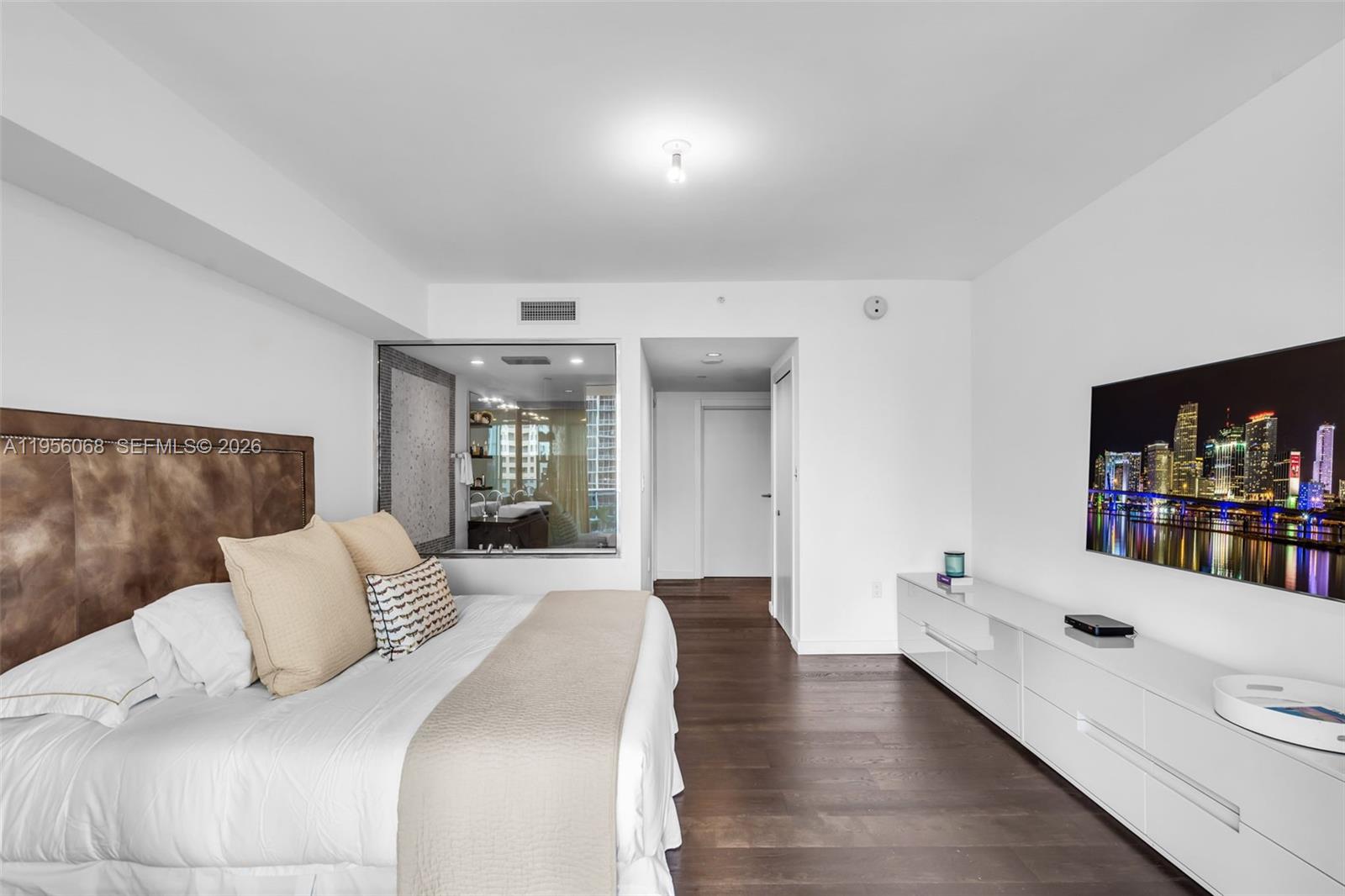200 Biscayne Boulevard Way #506, Miami FL 33131