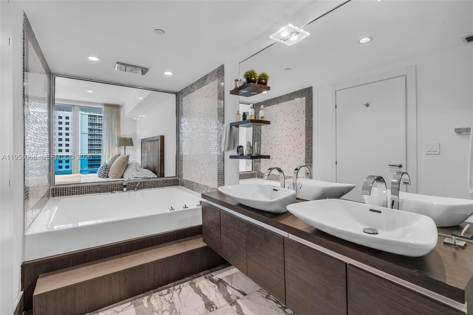 200 Biscayne Boulevard Way #506, Miami FL 33131