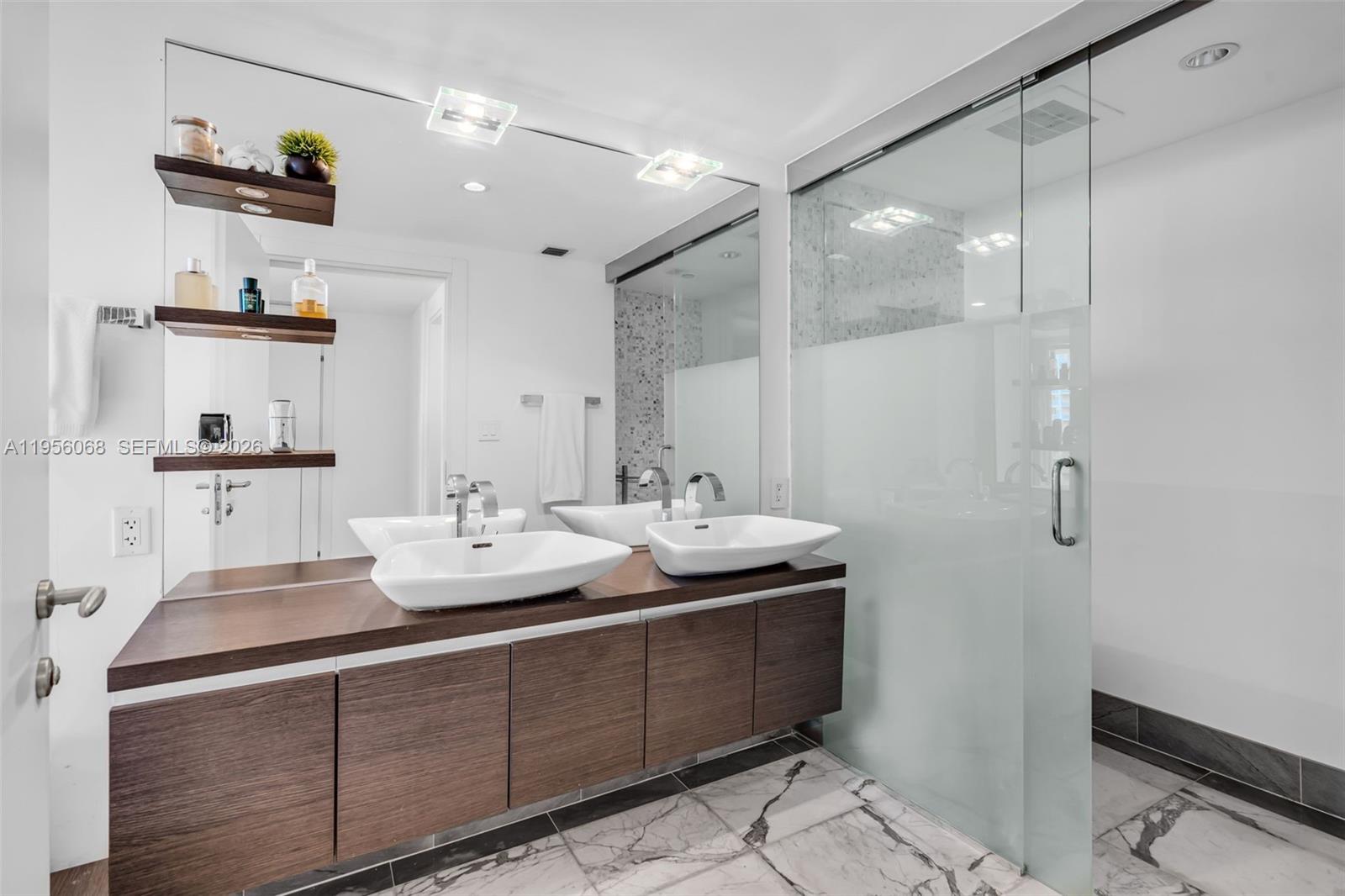 200 Biscayne Boulevard Way #506, Miami FL 33131
