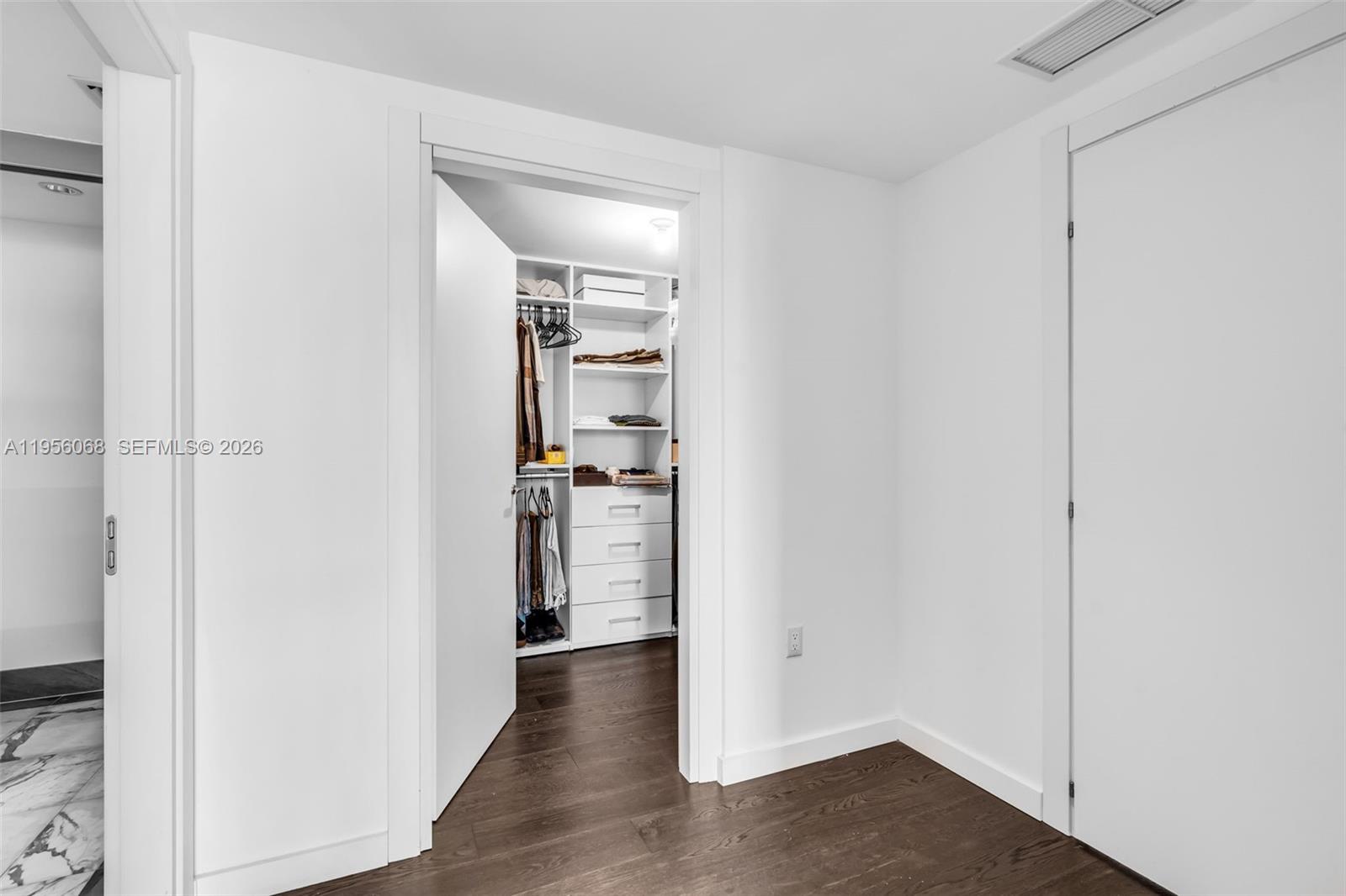 200 Biscayne Boulevard Way #506, Miami FL 33131