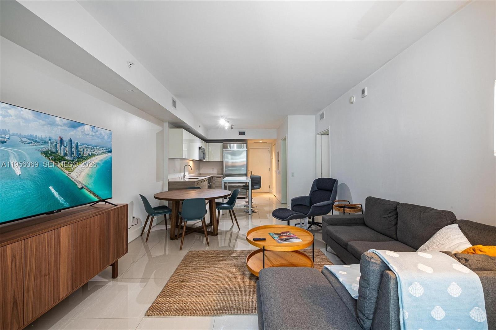 1300 Brickell Bay Dr #700, Miami FL 33131