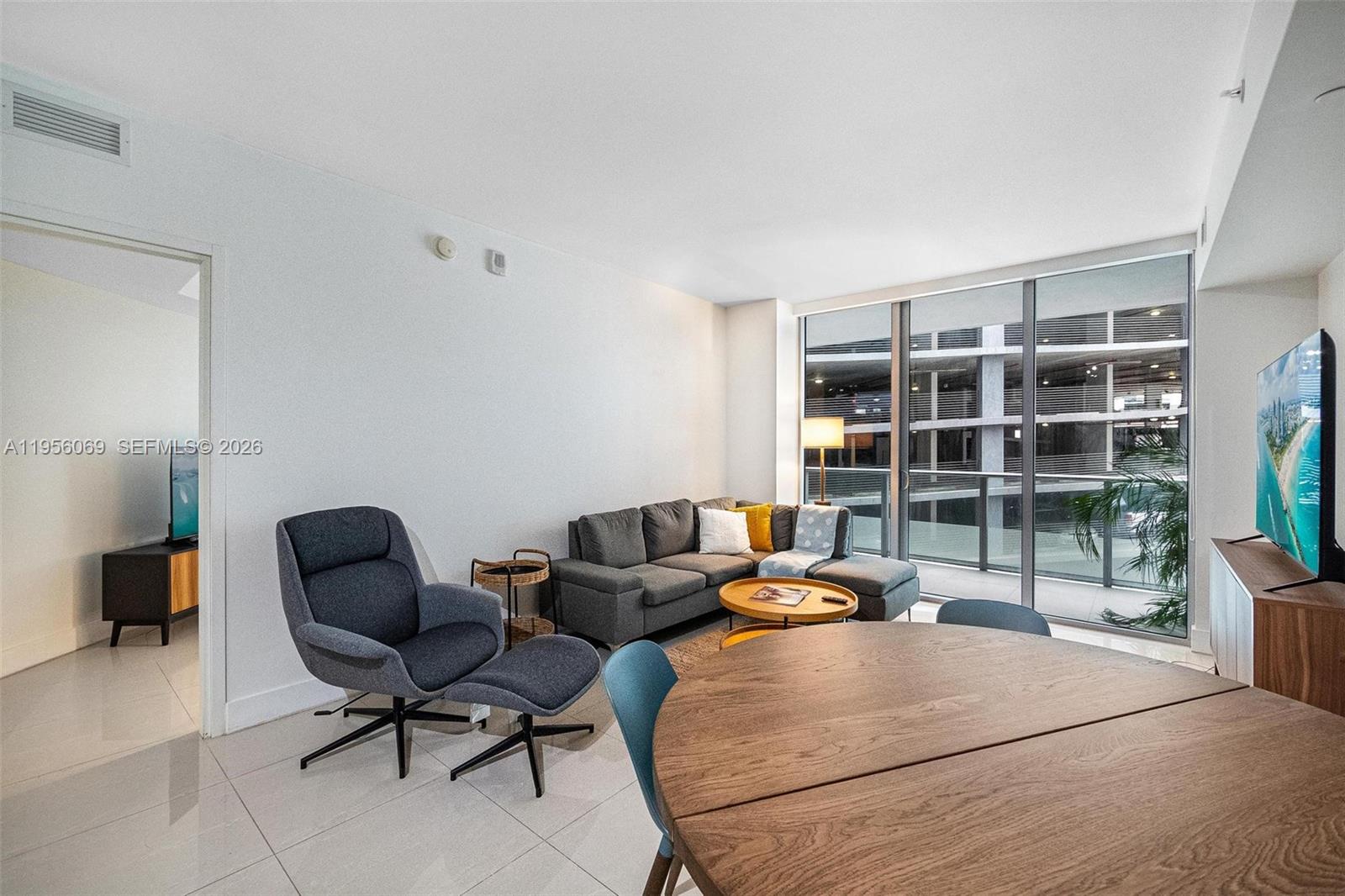 1300 Brickell Bay Dr #700, Miami FL 33131