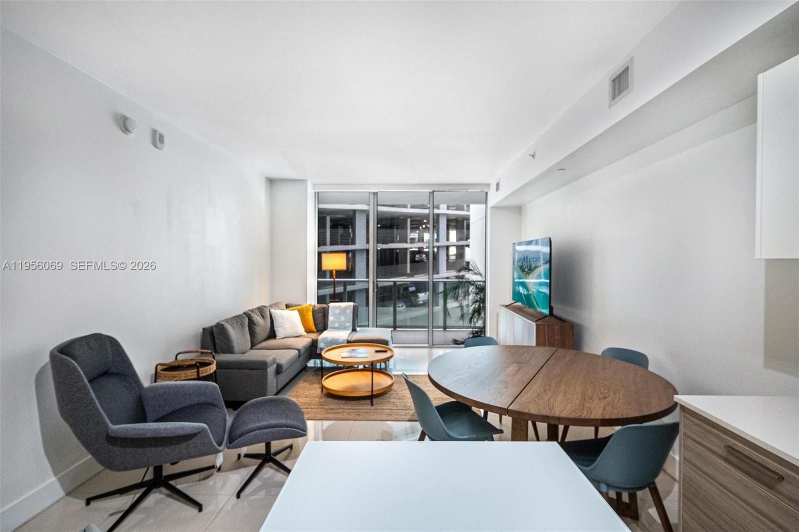 1300 Brickell Bay Dr #700, Miami FL 33131