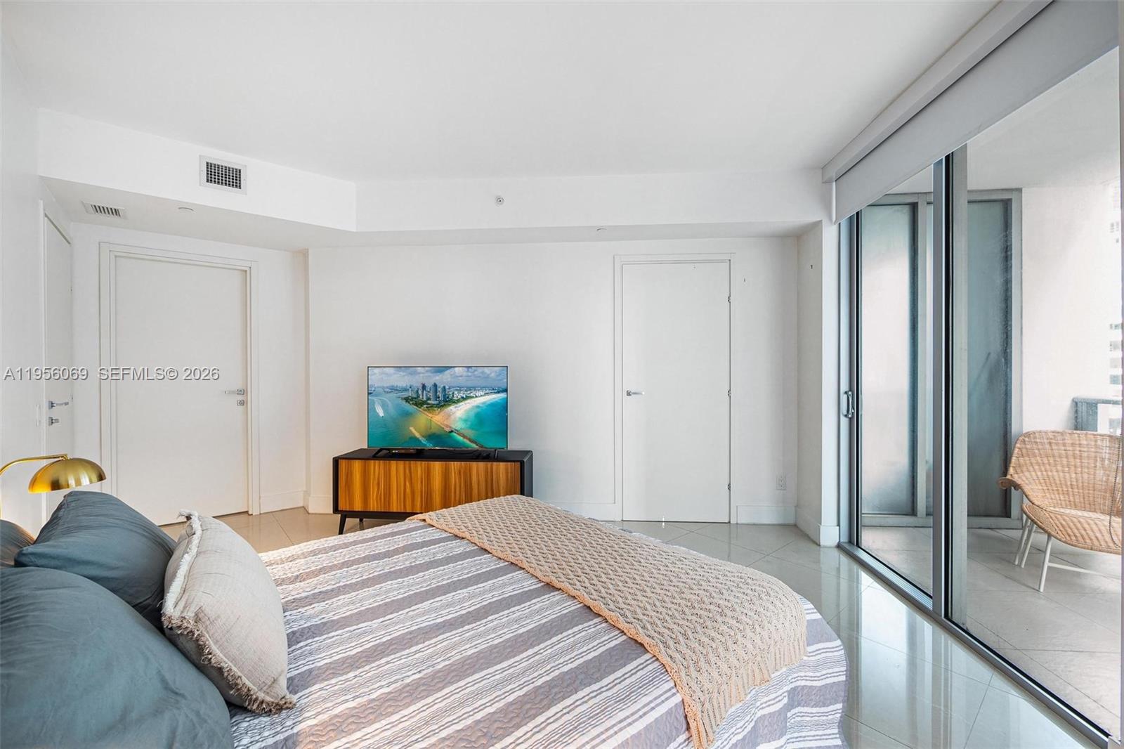 1300 Brickell Bay Dr #700, Miami FL 33131