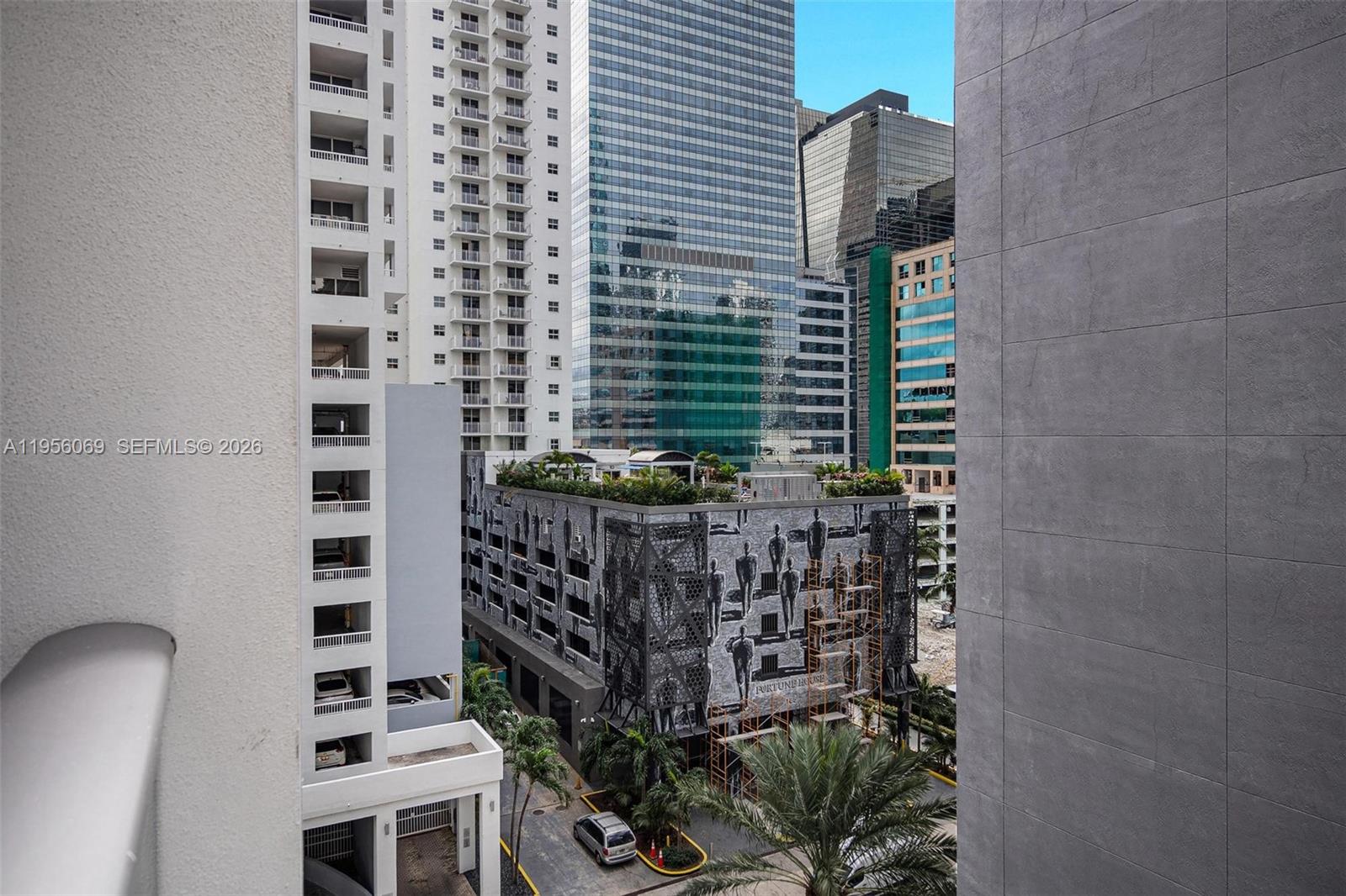 1300 Brickell Bay Dr #700, Miami FL 33131