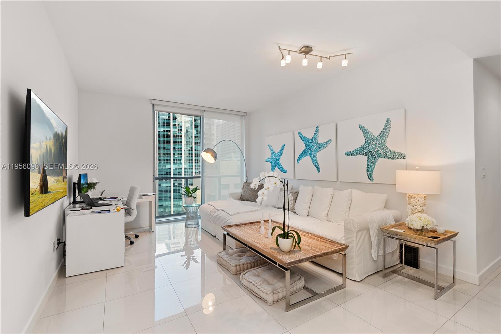 1060 Brickell Ave #2207, Miami FL 33131