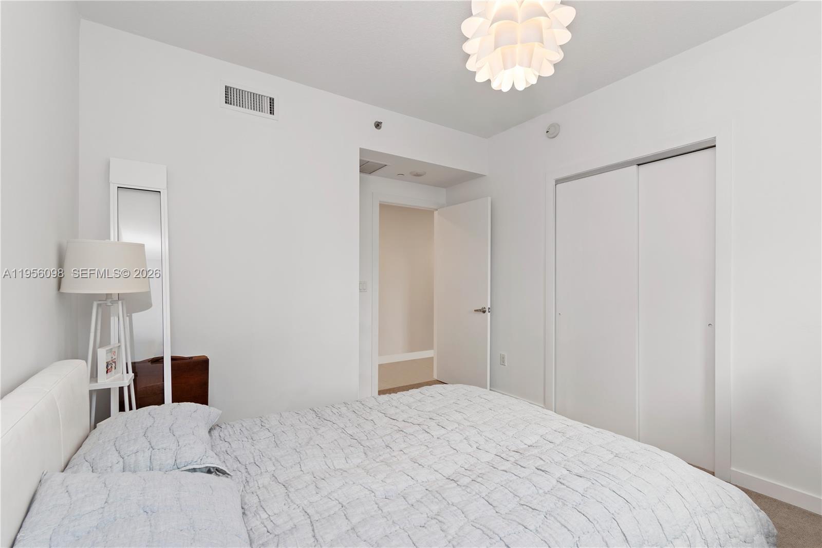 1060 Brickell Ave #2207, Miami FL 33131