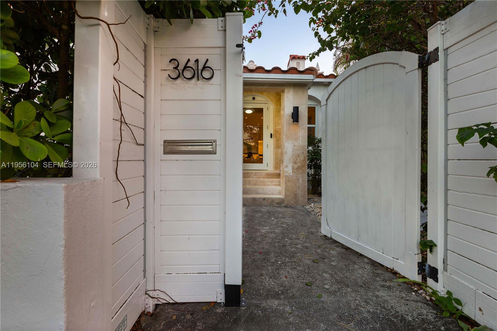 3616 SW 26th St, Miami FL 33133