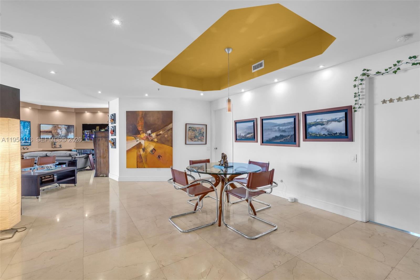 808 Brickell Key Dr #1808, Miami FL 33131